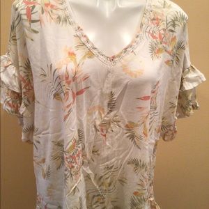Floral short sleeves with lace trim
